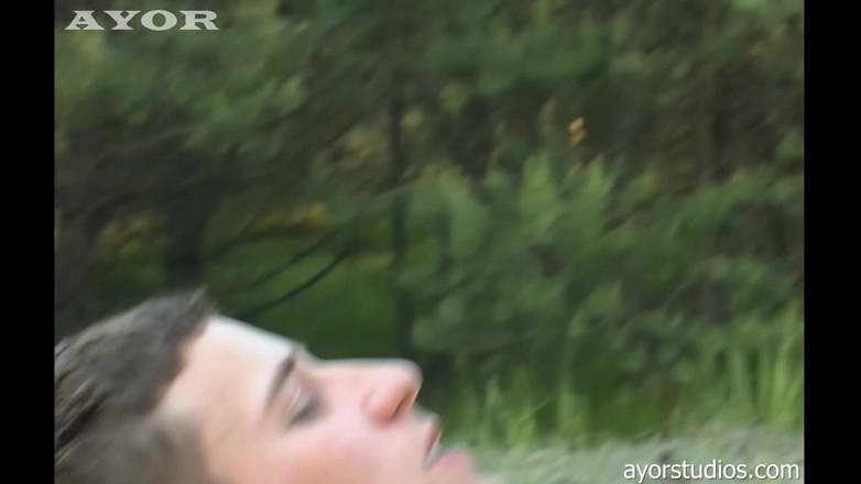 AYOR studios: ¡El semental excursionista recibe la mierda al aire libre de...