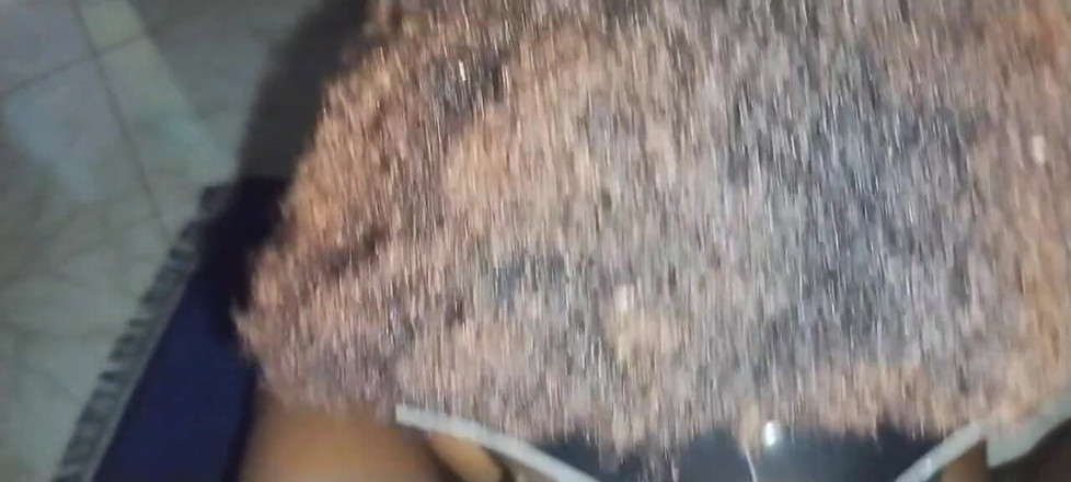 Skyy: 18+继女在大黑上！少女无法反对把大黑塞进她的喉咙