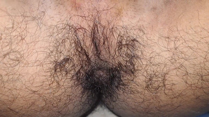 Desi_Porn_India: Cowok bertubuh seksi lagi pamer pantat bahenolnya sambil bugil.