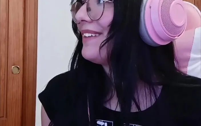 Softbrattypuppy: Egirl Gamergirl Makes You a Cuckold