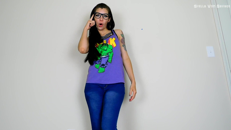 Stella Von Savage: オタクの女の子があなたのボールをバスト - POV屈辱