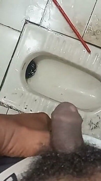 Une desi indienne se fait baiser la chatte en s’embrassant sur les lèvres