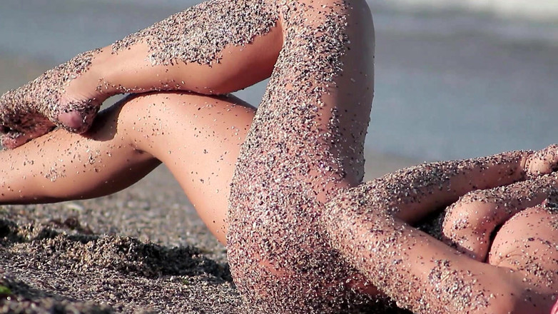 Amateur Pornos XXX: Rubias Tetonas Salvajes En Trío Al Aire Libre