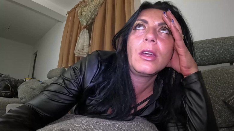 MilfyCalla: Smoking Submissive MILF - Masturbation, Dirty Talk &amp; Leather Fetish 304