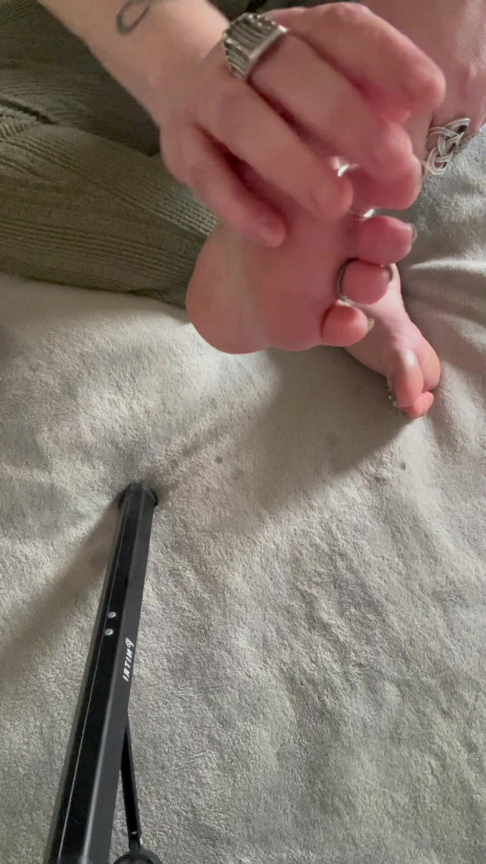 Maitresse Clara: 8 minutos de pura felicidad delante de mis hermosos pies