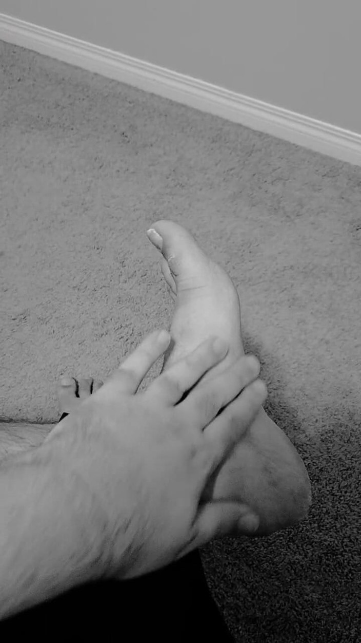 Erotic Man: 男性呻吟和肮脏的脚抚摸
