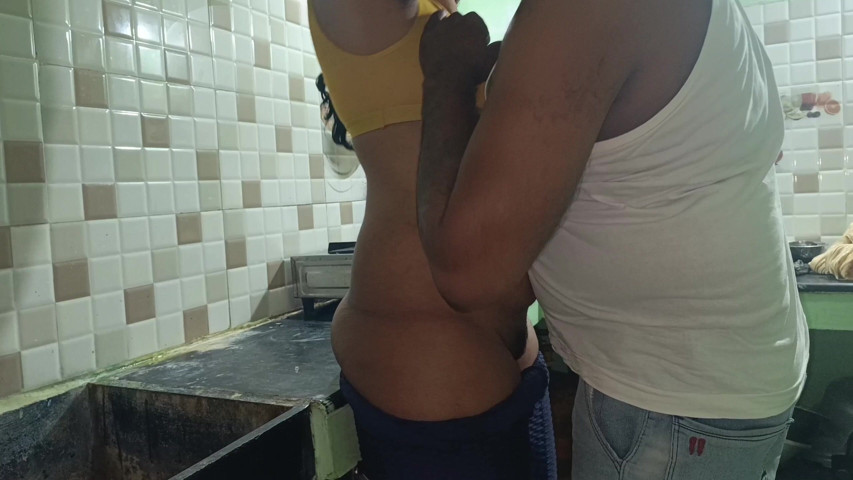 Tamil Couples Kitchen Romance (WonderCity)