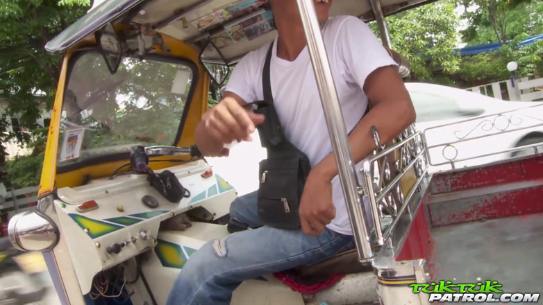 Trike Patrol - Tuk Tuk Patrol: O thailandeză uimitoare știe să-și facă plăcere
