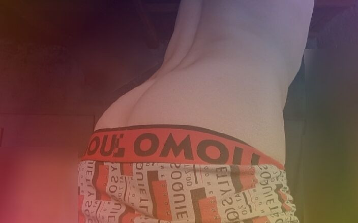 Franco2019: Ich bin allein in meinem zimmer, mein körper erstrahlt vor...