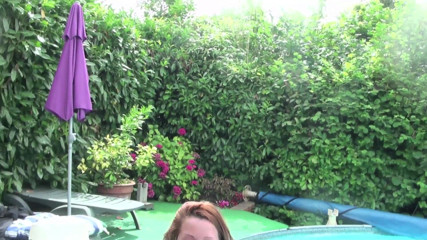 Stephprodx: Carla Fellucci ne prende uno duro in piscina