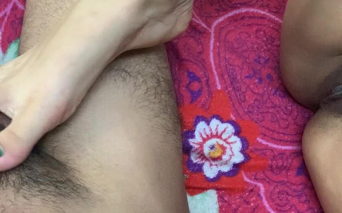 Wicked Aryan: वह खुद को छूती है और मुझे पैरों से चुदाई देती है