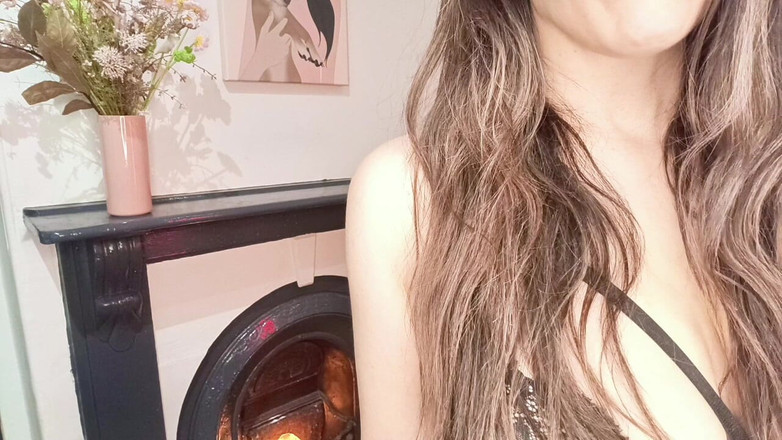 annikarain: सौतेली मम्मी और सौतेली बहन एक रात में जबकि अनुयायी मजा लेते हैं