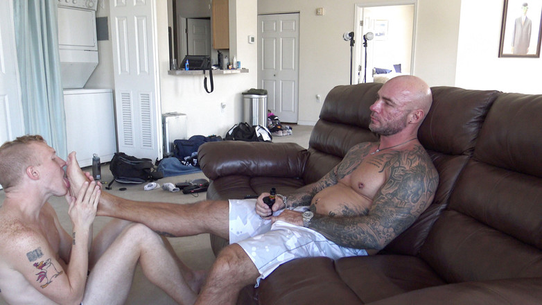 MasculineJason - Jason Collins: Uctívání nohou / podřízení / ignorováno / vaping!