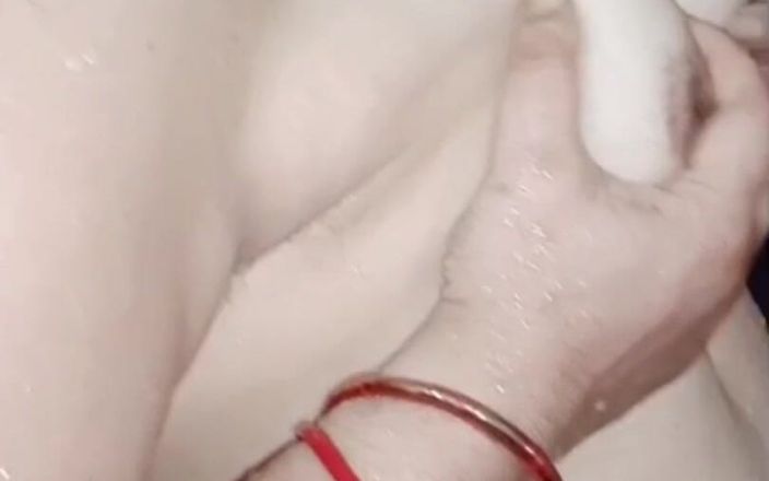 Deshi cat: Sexy Indische Bhabi poesjeshow