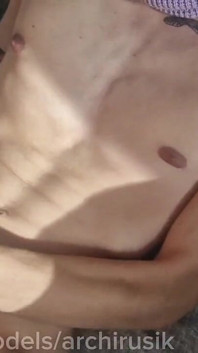 Video isi ulang sperma hangat dari dua kontol cowok berbinar yang lagi sange berat!