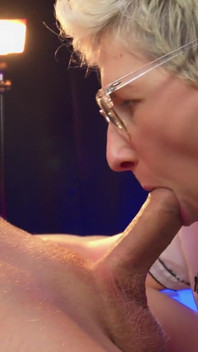 Muie cu înregistrare de acasă spermă pe față cu milf blondă