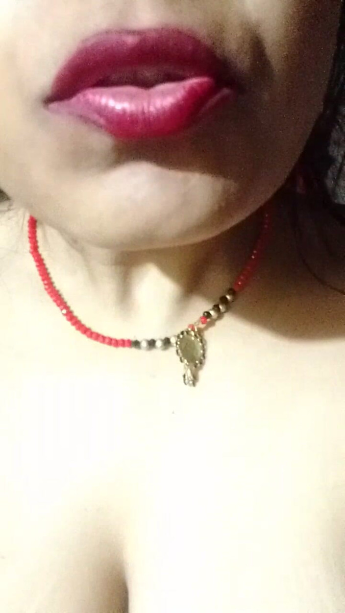 Soni sk: Deshi Village Indyjska gospodyni domowa Fingring w cipki