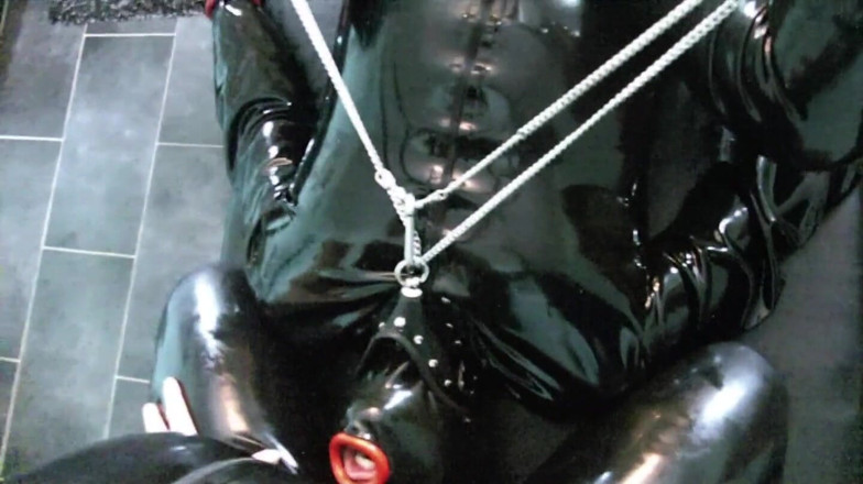 Domina Lady Vampira - SM Studio Femdom Empire: Удовольствие - образование в резине 2/2
