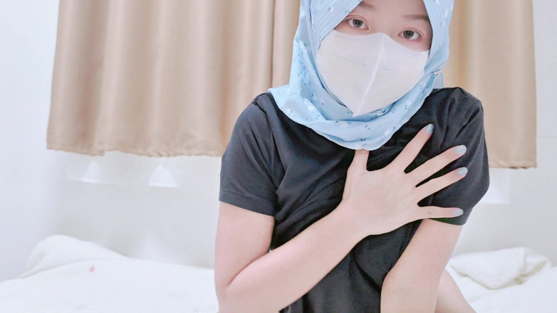 Little muslim: POV: You Watch Your Hijabi Girl Tease in a T-shirt...