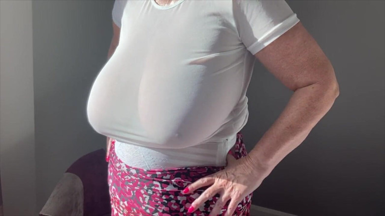 Aunty Sandra vintage girdle queen: Stepaunty Sandra Stripping for You All