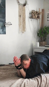 Succubus Vilu Vidish Kołki Młody ksiądz