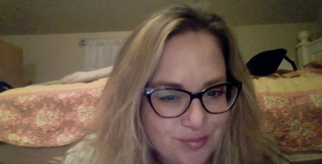 Lily Bay: Lihat nippleku kok ganas!! Seseorang membutuhkannya di mulut mereka sekarang