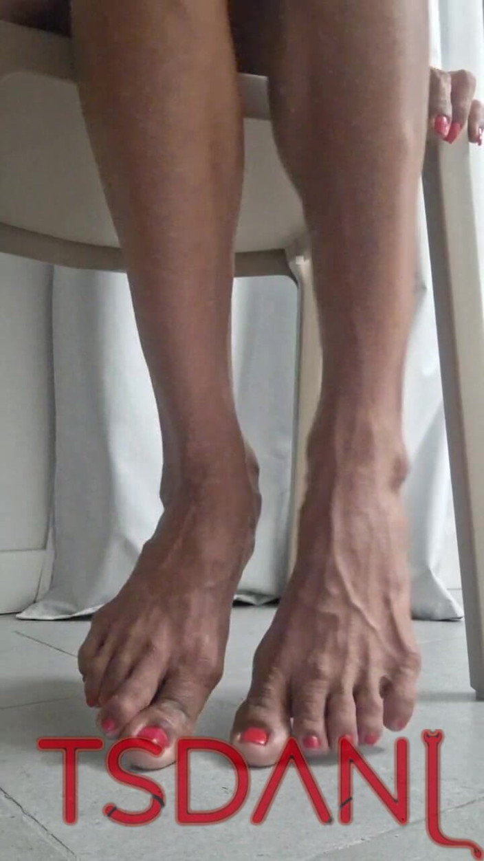 Tsdanisantos1: At Home, Showing My Feet by Voice, I Think About...