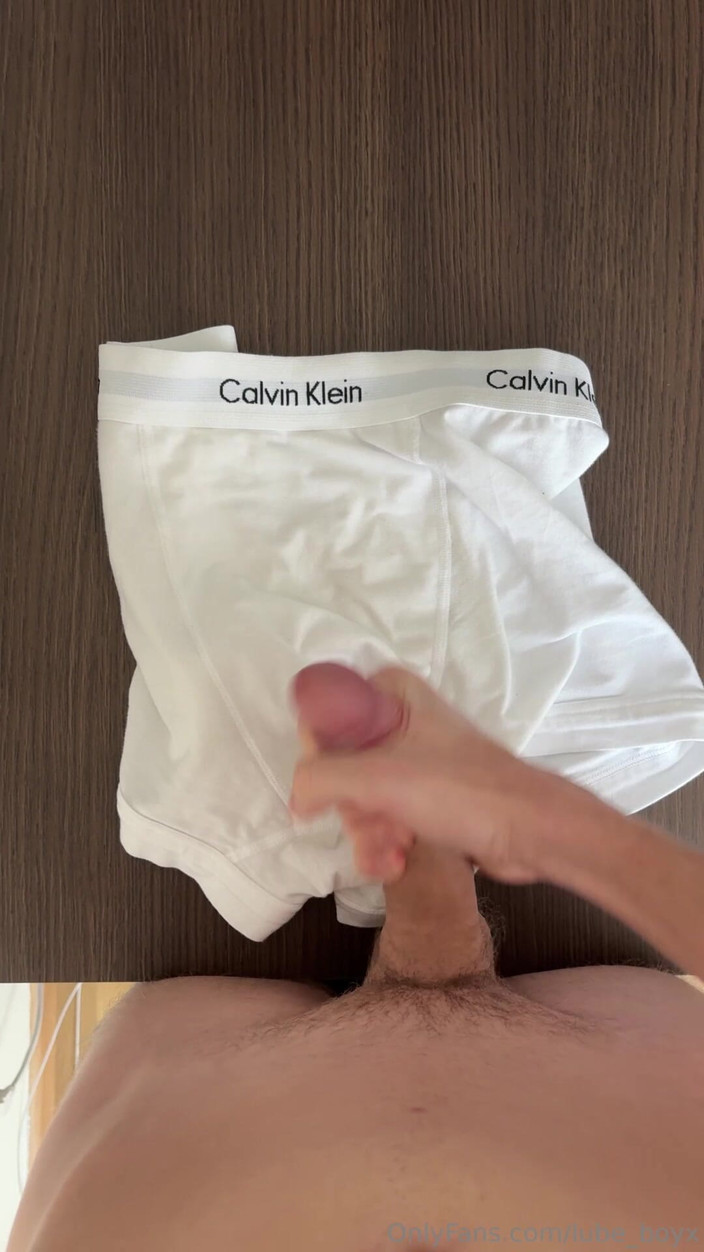 Lubeboyx: 我的拳击手Calvin klein上的新鲜射液