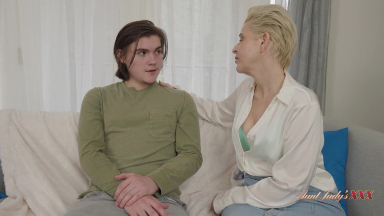 Aunt Judy's XXX: Ajudysxxx - นักบำบัด MILF วัยผู้ใหญ่ Bobbi Shay ช่วยเหลือคนไข้เหงา