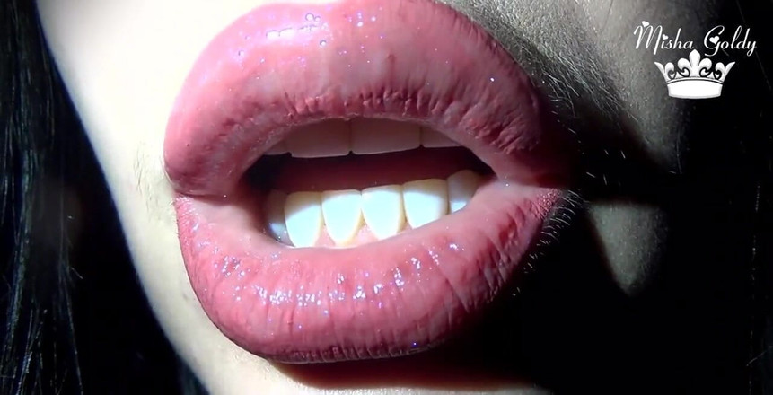 Goddess Misha Goldy: Mina mjuka plommonläppar gör dig galen, eller hur? Du kan...