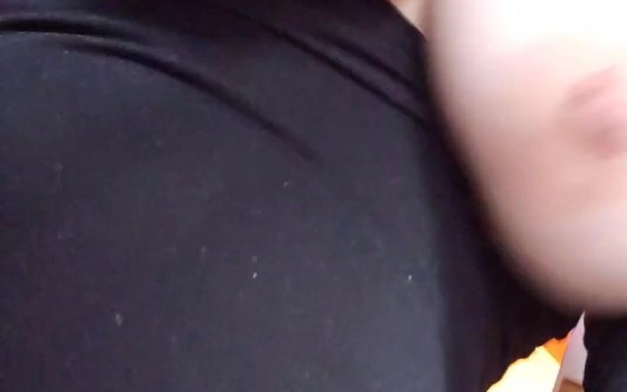 Missi Rae: 私の胸の上で破裂するまで彼の道具をけいれんさせながら...
