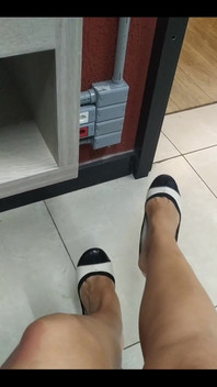 Flat Dangling When I Was at Hairdresser