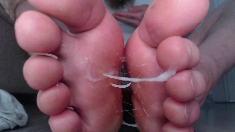 Hunky time: Feet Sperm Spit