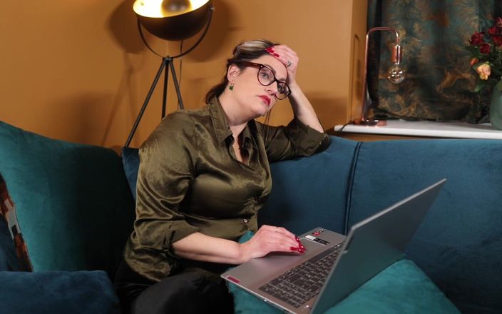 Countess diamond: Fru hittar din surfhistorik - kink shaming förnedring