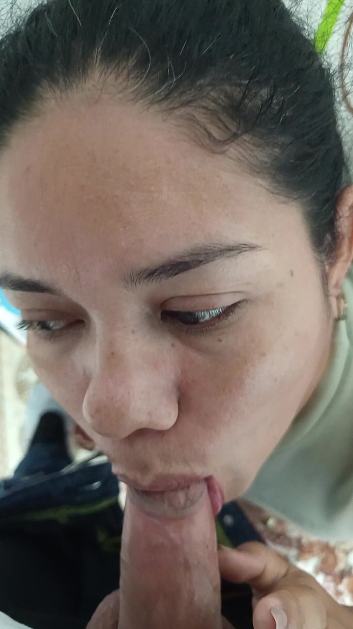 Valkyrieandluigy: Deliciosa mamada de garganta profunda