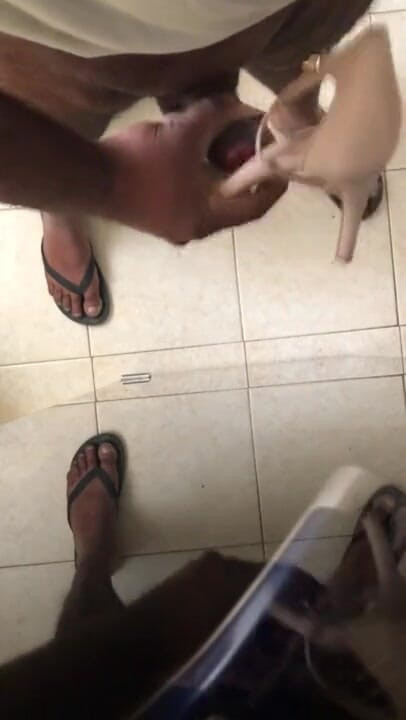 Sexy sereppu: Masturbating with a High Heel Shoe
