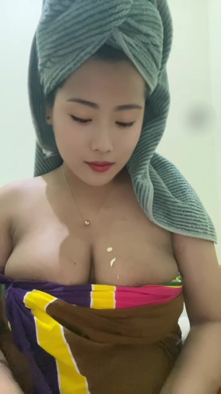 Naylalala: When I'm Alone in the Room, I'm Really Horny
