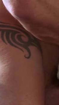 TRAILERTRASHBOYS - hunky Michael Roman oklep przez Isaac X