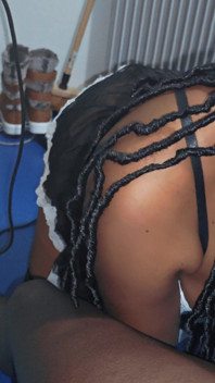 MILF dubur: suri rumah seksi menggoda bosnya dan mengambil kote hitam besar dalam duburnya