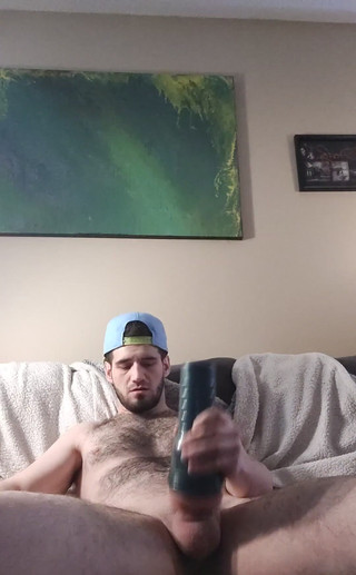 Cdubzdik: 伟大的正面和中心视图在太太的帮助下射遍我的手。口袋阴户