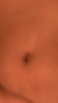 Ve sklepě zámku je krásná otrokyně ošukaná dvěma rytíři