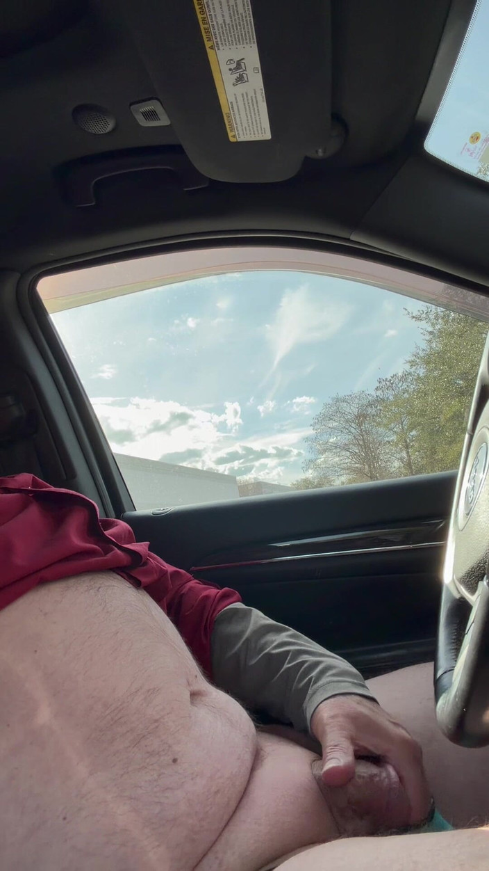 GottaLuvBB: Na parkovišti si honí