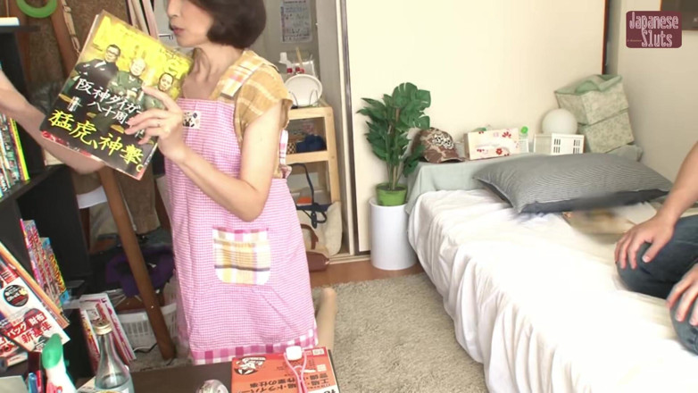 J-Cams: Rental Mature Woman's Side Job - the Wife Her Husband Never...