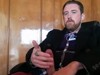 Sometimes I'm so fucking horny I just have to get off, even if I could nearly get caught. Blowing my load in the office was such
