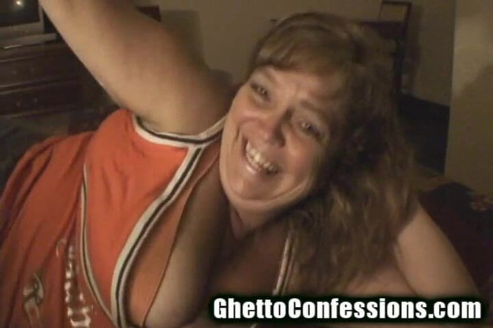 Ghetto Confessions: Storie di culo puttana tettona floppy succhia cazzo di sperma...