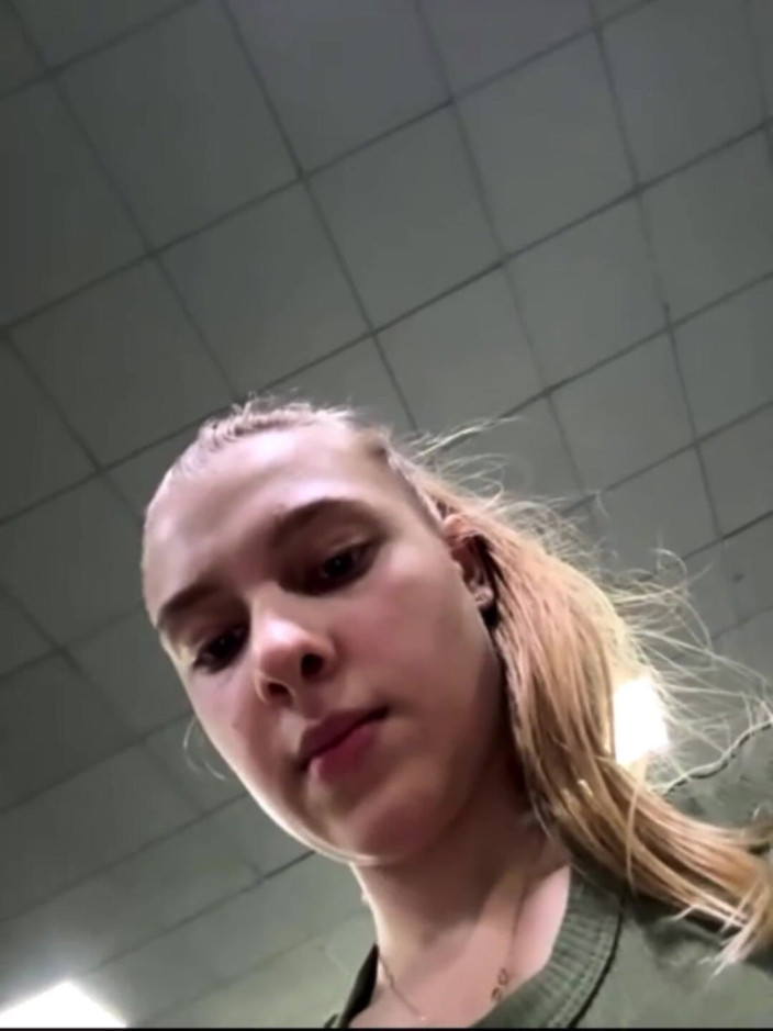 Jucie girl: Extreme Sex in the Gym. Cumming a Lot