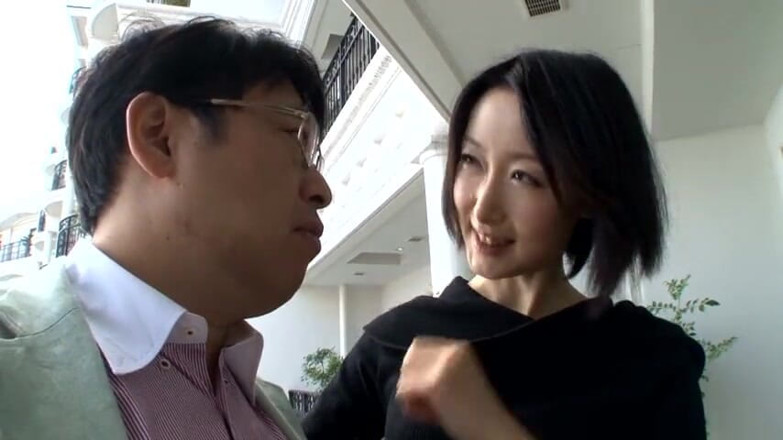 Javmango: A Secretary by Day with a Natural Flair for Seduction