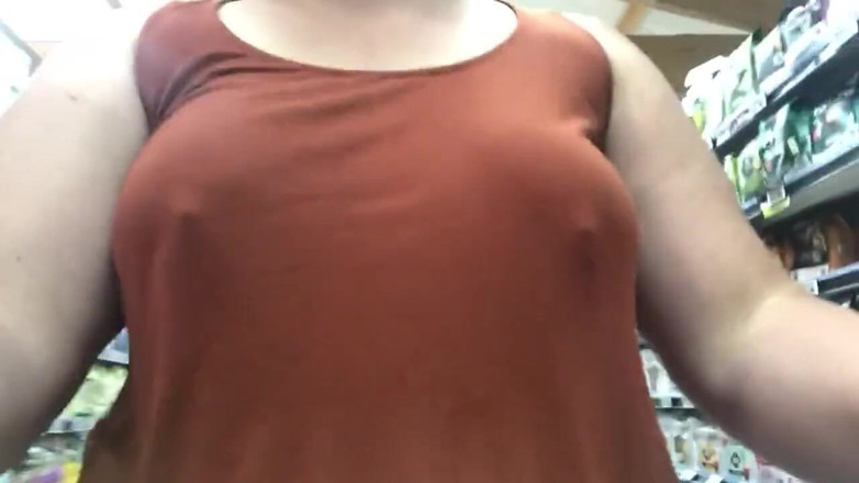 Loola et jim: I am at the store without a bra