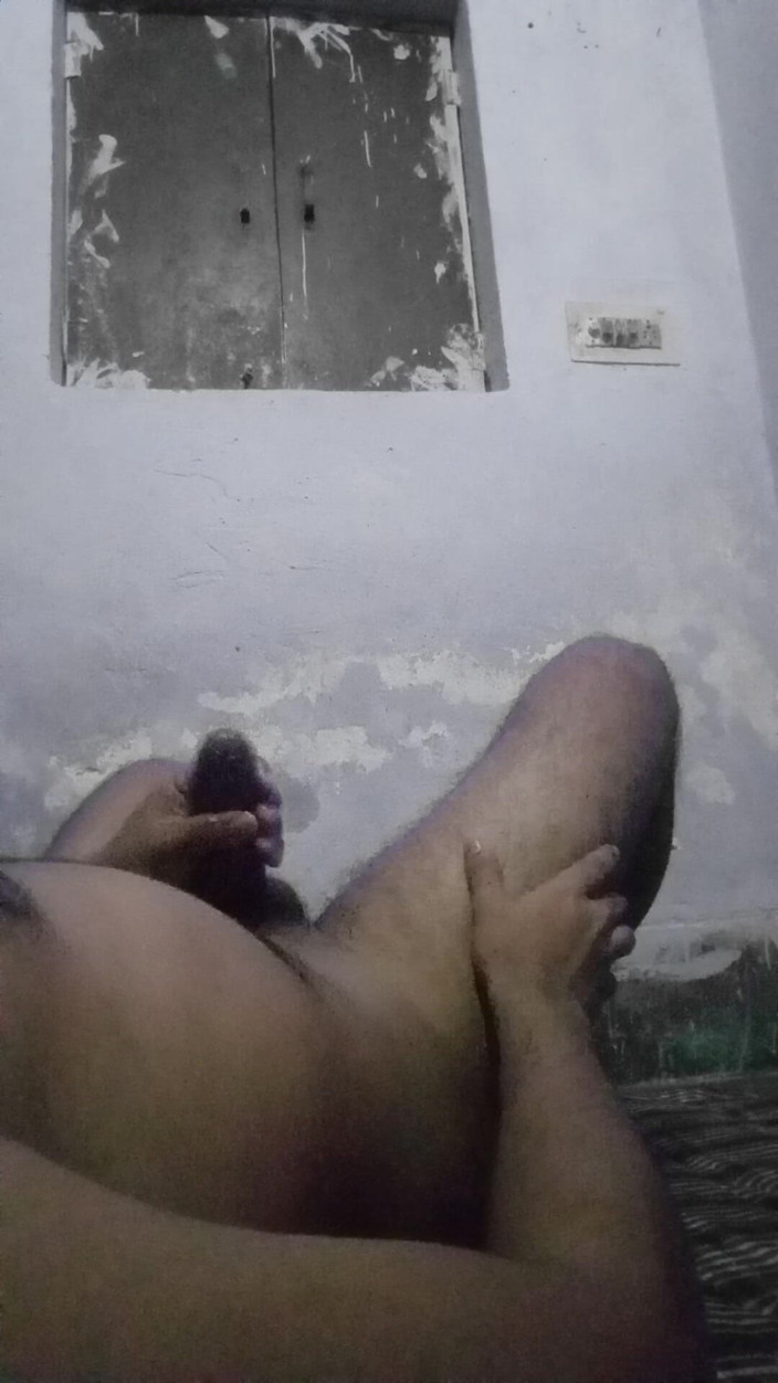 Raaz26d: Un Indien se masse avec de l’huile et masturbe sa...