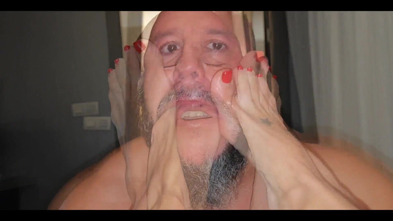 Danaxmuscles: Ayakla muamele ve sert ayak fetişi